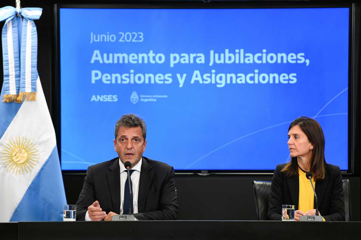 Massa y Raverta. Foto NA